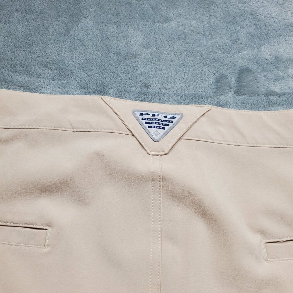 Columbia PFG Omni-Shield Outdoor Fishing Shorts Khaki 5 Pockets Men Sz 54 - Picture 5 of 15